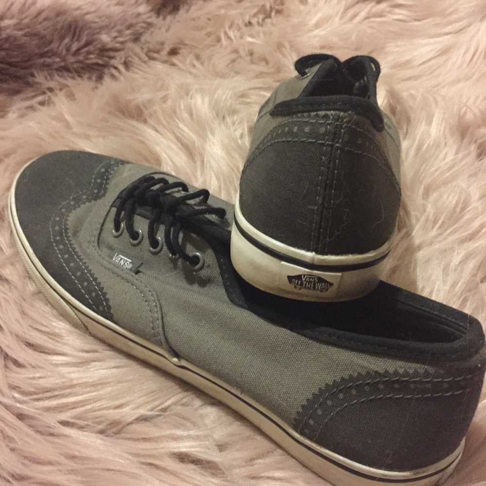 Vans - Picture 2 of 4